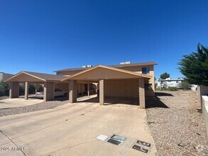 Building Photo - 4221 Plaza Oro Loma