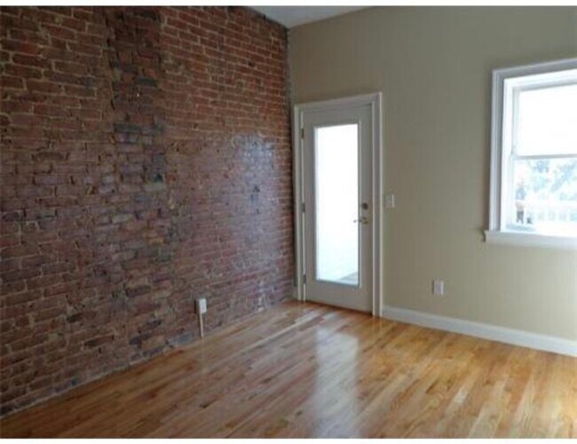 Building Photo - 177 W Fifth St