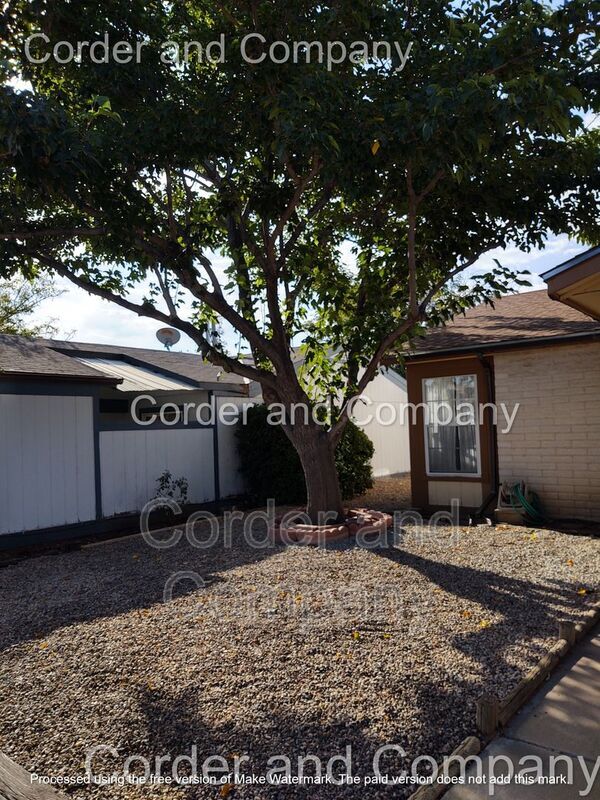 Building Photo - 4924 Turquoise Dr NE