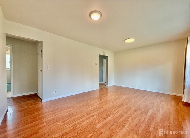 Foto del edificio - 33 Windsor Dr