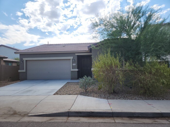 Primary Photo - Beautiful Open Floor Plan Home in Gated Co...