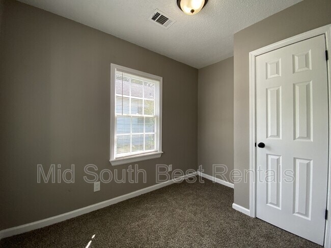 Foto del edificio - 705 Burton St