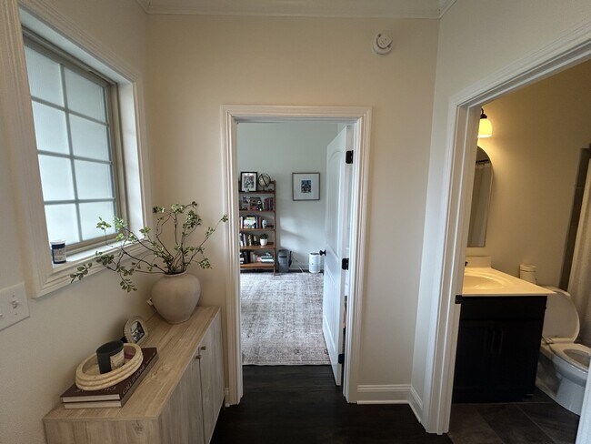 Foto del edificio - 404 Sedgwick Ln