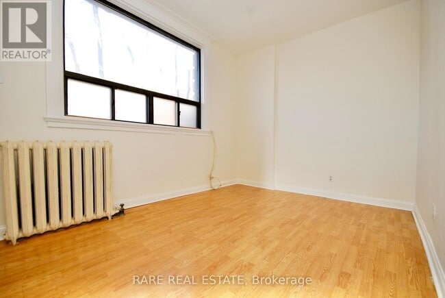 Building Photo - 783 Dovercourt Rd
