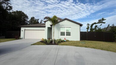 Building Photo - 1782 SW Bayshore Blvd