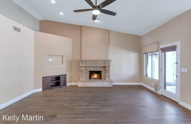 Foto del edificio - 4 br, 2 bath House - 5664 E Kings Ave