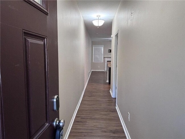 Building Photo - 203 Townview Dr