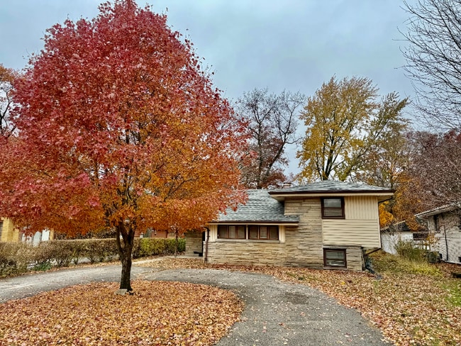 Building Photo - 18104 Paxton Ave