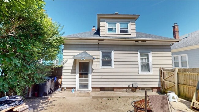 Building Photo - ****Providence/Mt. Pleasant – Single Famil...