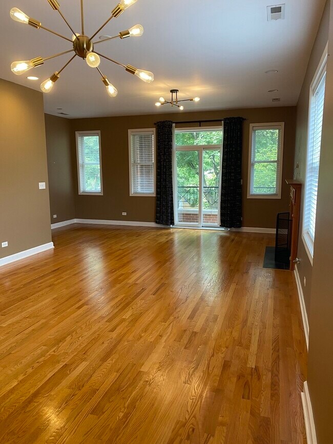 6113 W Higgins Ave Unit 2E, Chicago, IL 60630 Condo for Rent in