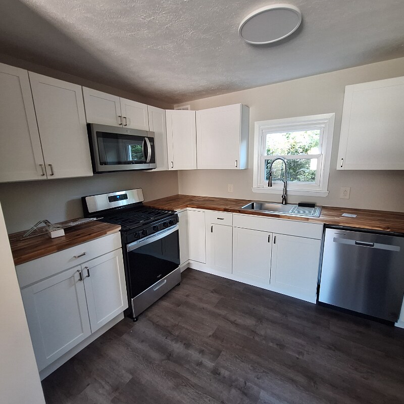 5662 Park St Mentor-on-the-Lake, OH 44060 – photo 5