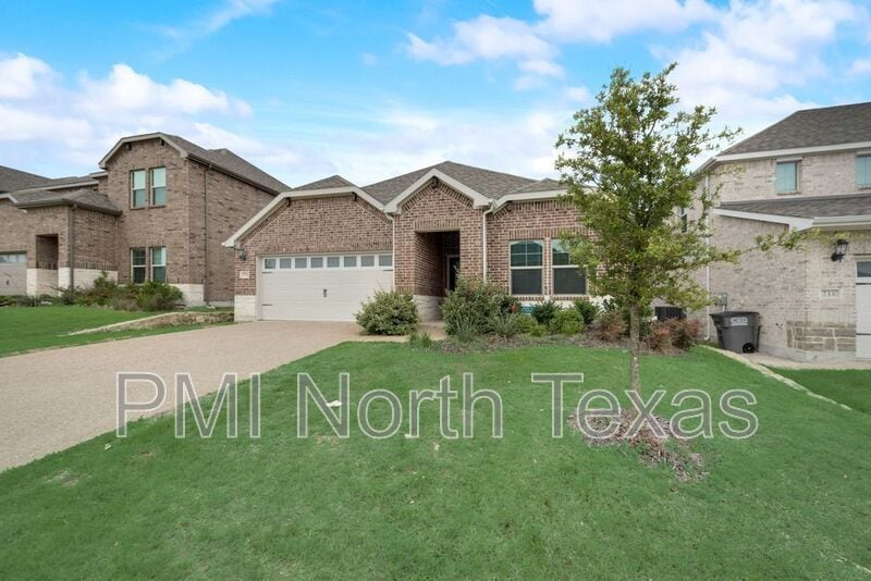 Photo - 214 Stonehollow Way
