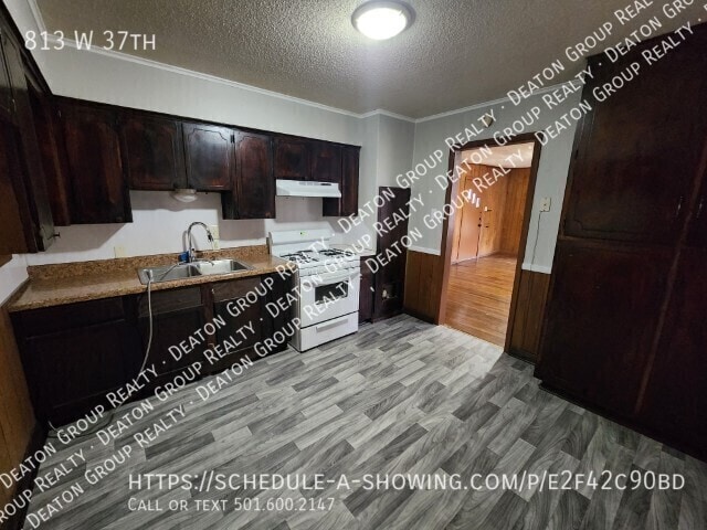 Foto del edificio - 813 W 37th St