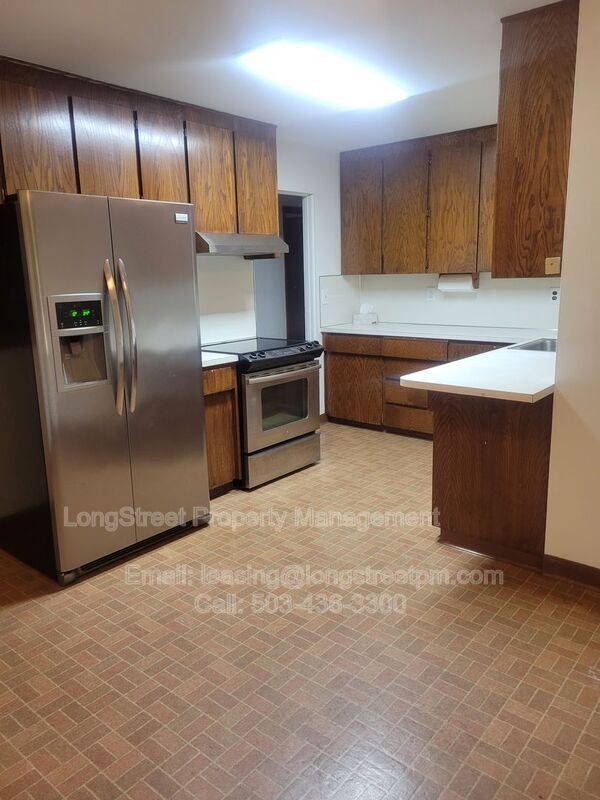 Building Photo - 14625 NE Knott Ct