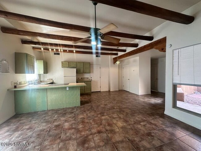 Foto del edificio - 701 Indian Hollow Rd