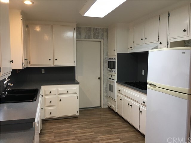 Building Photo - 8171 Deauville Dr