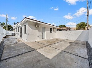 Building Photo - 921 NW 22nd Pl