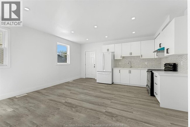 Photo du bâtiment - 409 HALL A