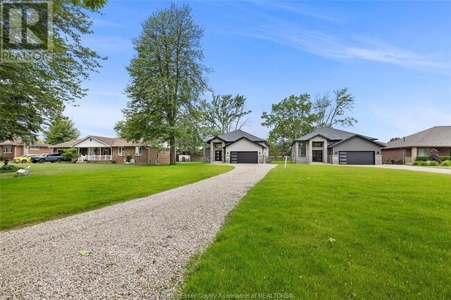 Building Photo - 158 Meloche Rd