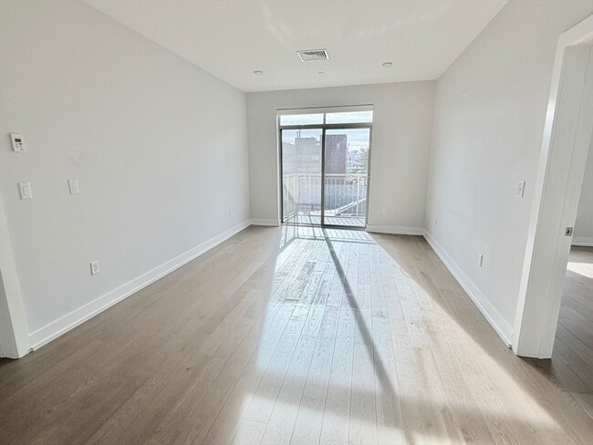 Foto del edificio - 65 Washington St