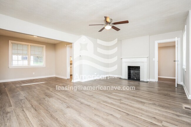 Building Photo - 2017 7th St