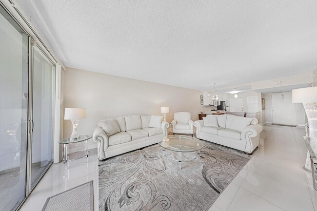 Building Photo - 3091 N Course Dr