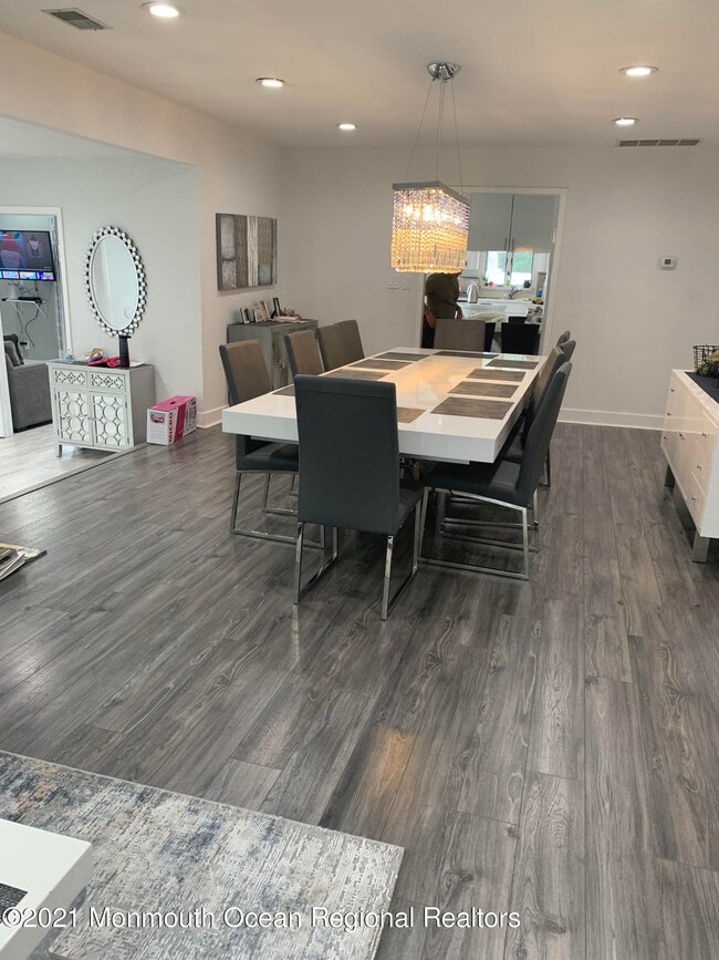 Building Photo - 28 Dwight Dr