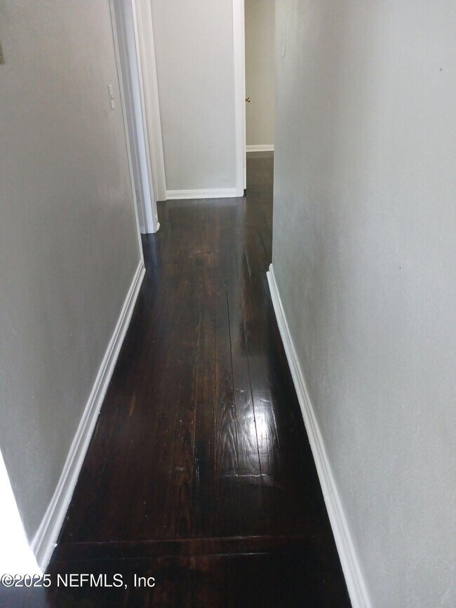Foto del edificio - 1553 W 19th St
