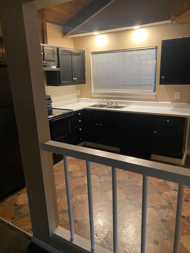 Foto principal - Great Condo Unit Available For Only $1,100...