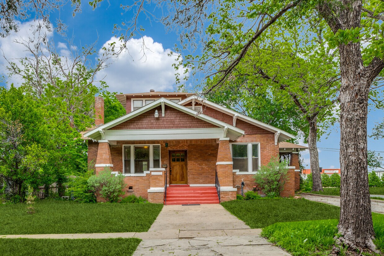 Primary Photo - 6 Chase Ct