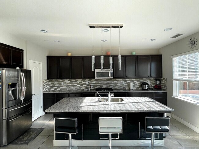 Building Photo - 7092 Syrah Dr