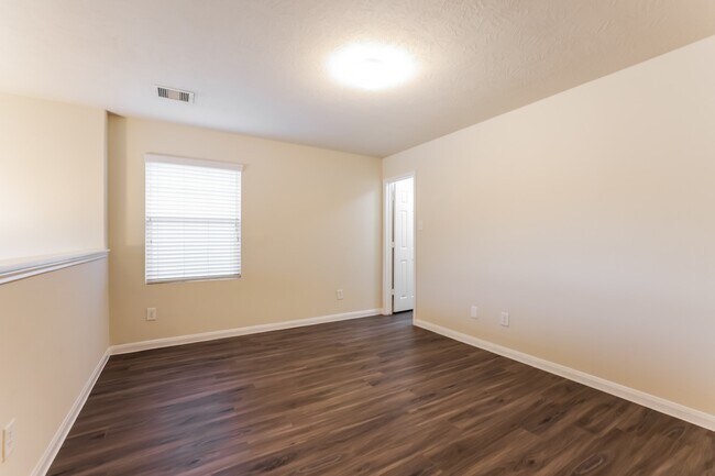 Foto del edificio - 10931 Myrtle Oak St