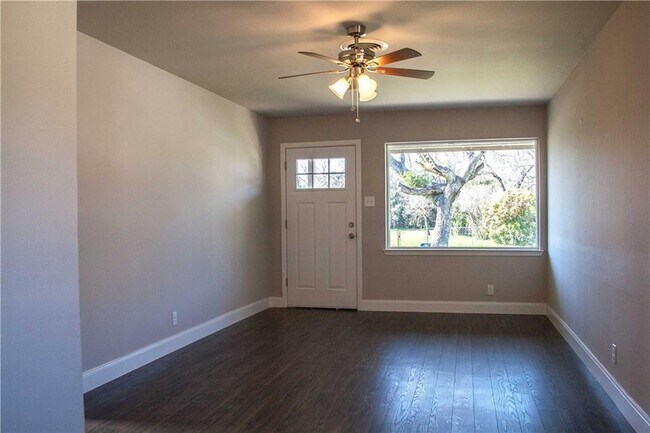 Foto del edificio - 7711 Watson St