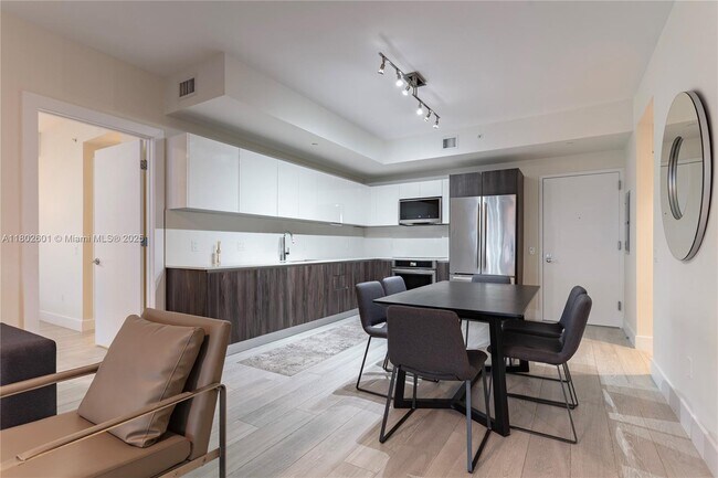 Foto del edificio - 2960 NE 207th St