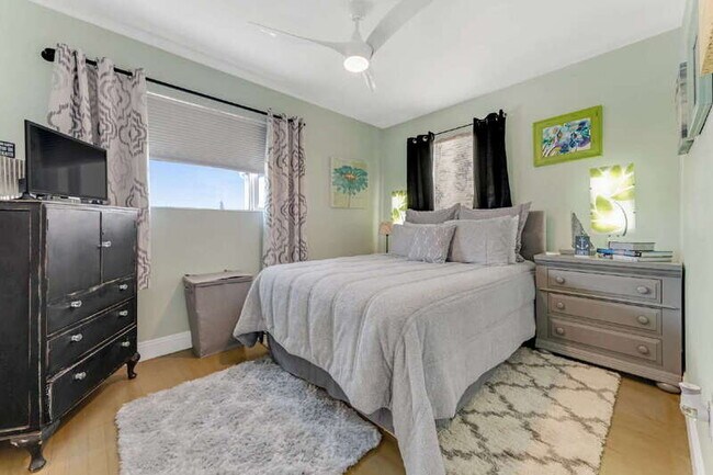 Building Photo - 116 S Grandview Ave