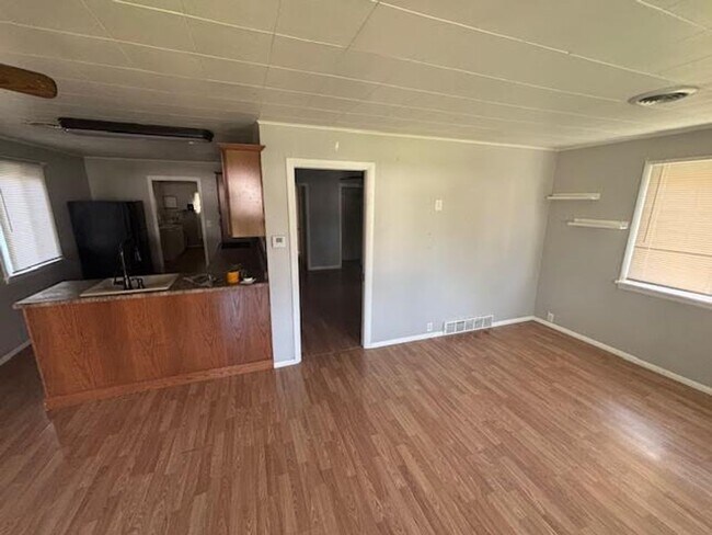 Foto del edificio - 307 S Spencer St