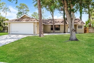 Building Photo - 878 Daffodil Dr