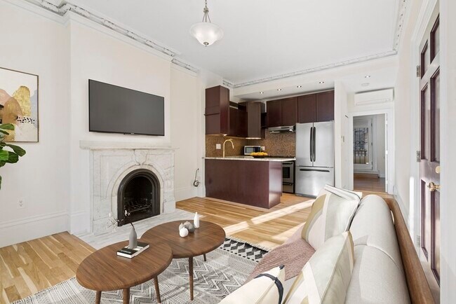 Building Photo - 580 Tremont St