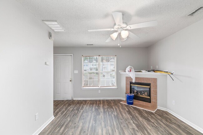 Foto del edificio - 2 Bed 2.5 Bath Townhome