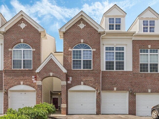 Building Photo - 1115 Balsam Dr