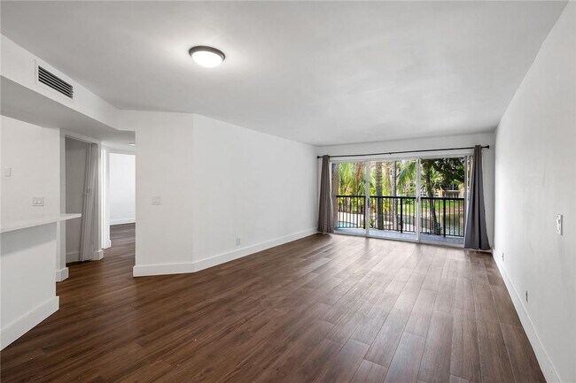 Building Photo - 8851 Wiles Rd