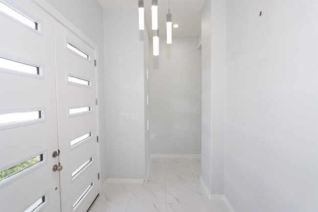 Building Photo - 7311 Thomas Harris Dr