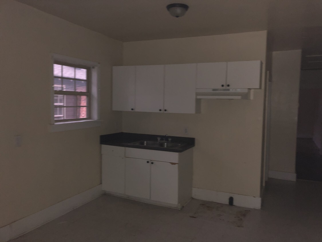 Primary Photo - 1124 4th Ave W