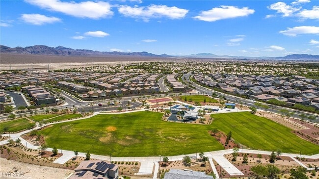 Building Photo - 4202 Lunar Cyn Ave
