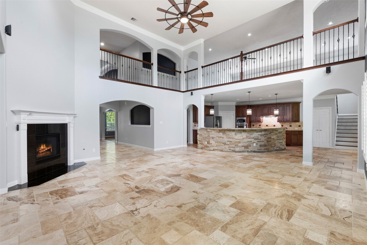 Foto principal - 7827 Trinity Hills Ln
