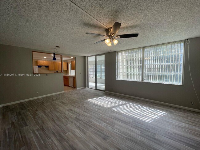 Foto del edificio - 7875 Margate Blvd