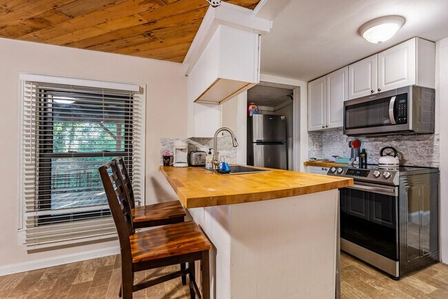 Foto del edificio - 3041 Carpenter Upchurch Rd