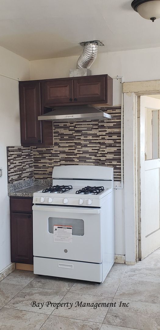Foto del edificio - Remodeled 2 bedroom, 1 bathroom house- clo...