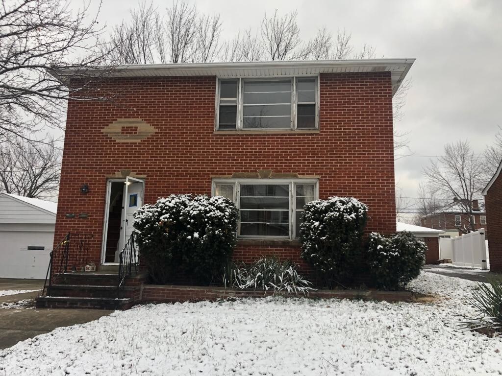 Foto principal - 8027 Grand Division