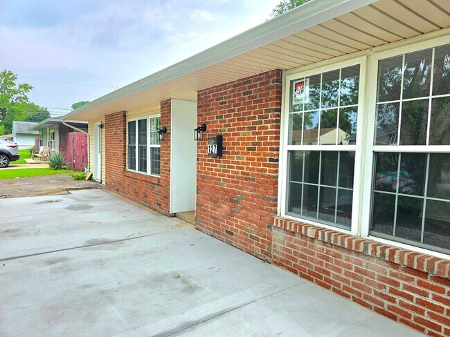 Foto del edificio - 4Bed/1Bath Available in Newark DE!